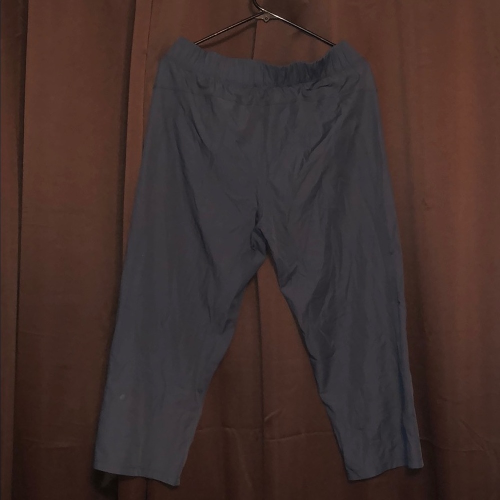 Lululemon capris .